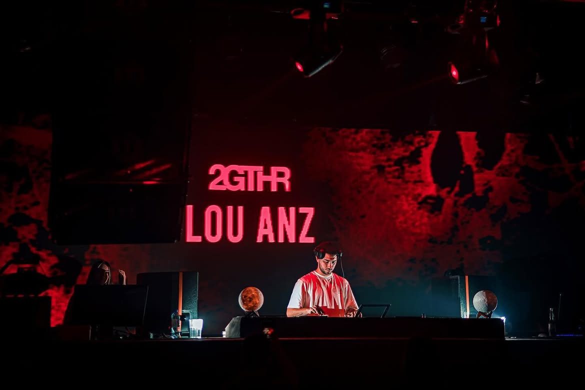 LOU ANZ — fotografía oficial 6