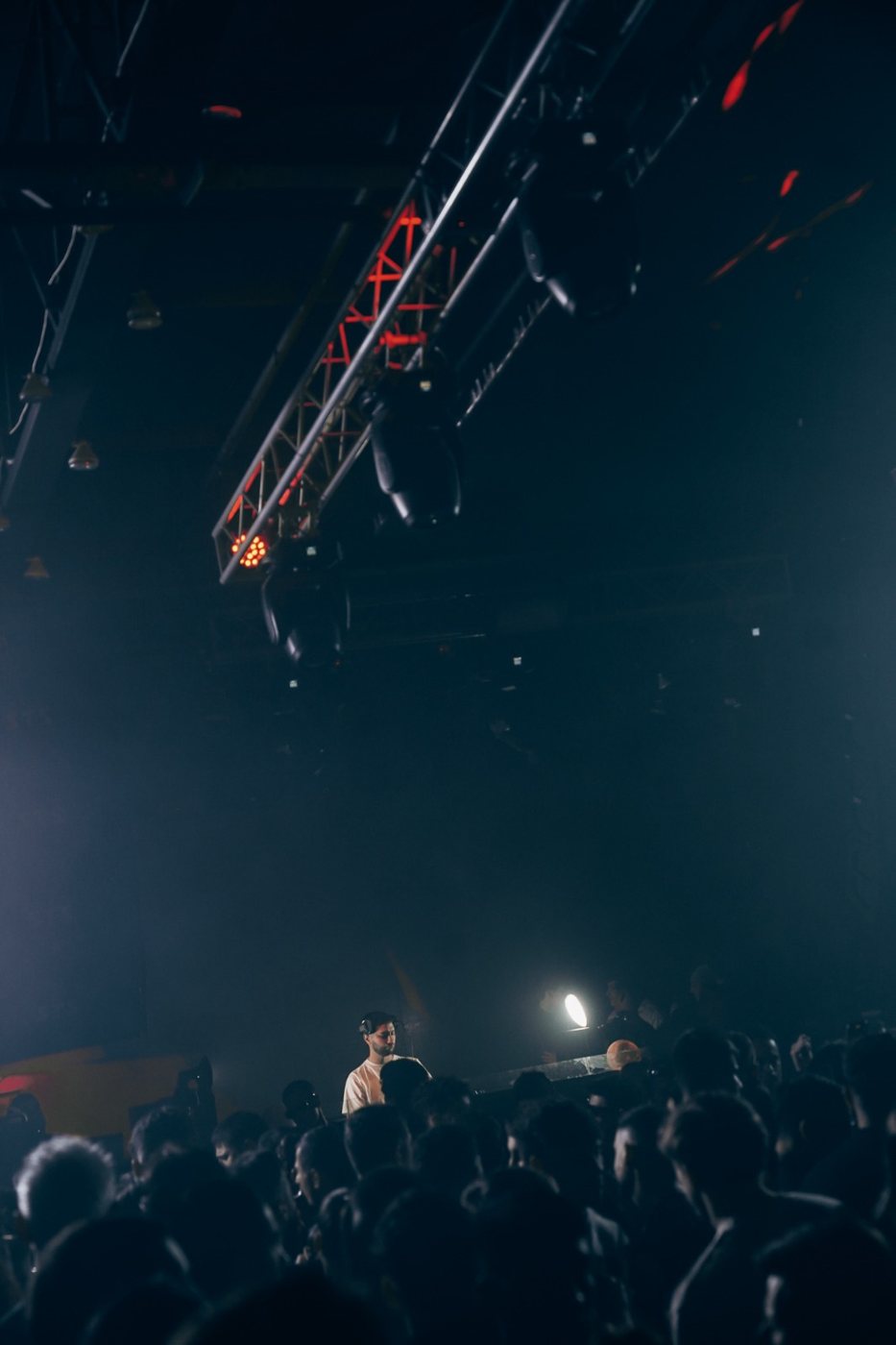 LOU ANZ — fotografía oficial 3