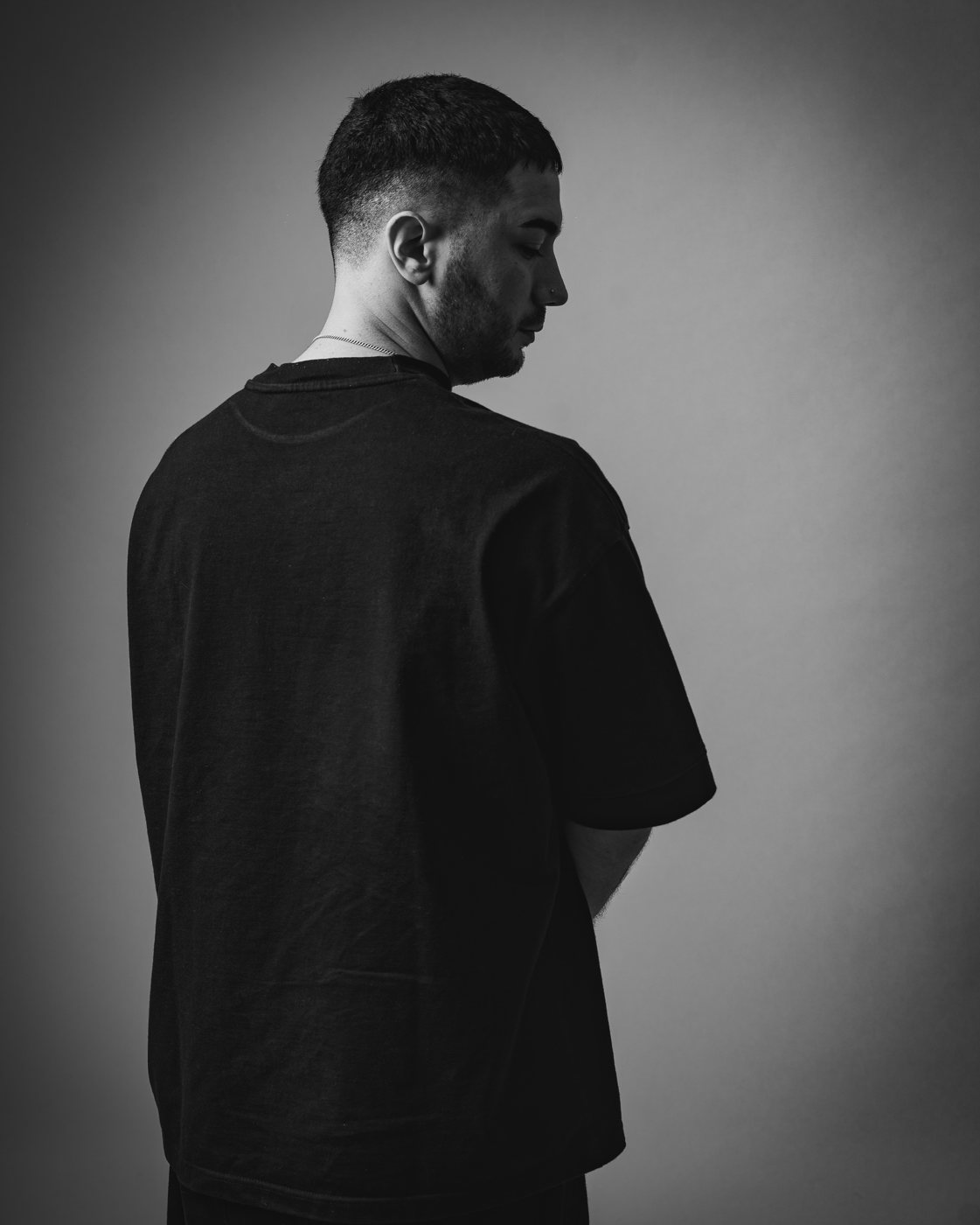 LOU ANZ — fotografía oficial 1